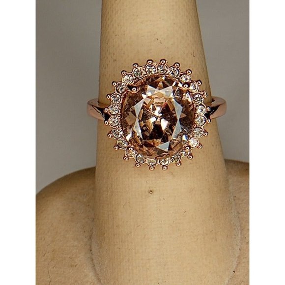 Size 8 Morganite Look Rose Gold Tone Rhinestone Ring (1e1) - Picture 1 of 7